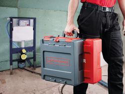ROCASE 4212 rouge, sans insert, avec clip manuel rothenberger