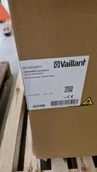 climaVAIR VAF5-080W4NO multi 8,0kW buitenunit verpakking open en deuk bovenkant vaillant